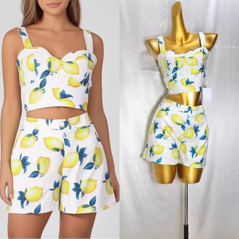 ROSEVELVET White Lemon Print Crop Top and Shorts Set